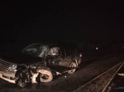 Land Cruiser протаранил КамАЗ в Волгоградской области: водитель КамАЗа в больнице