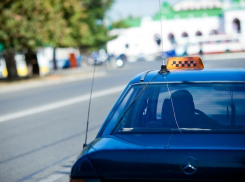 В Волгограде наркополицейские изъяли у таксиста 2,2 кг марихуаны