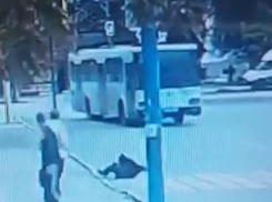 Резня на остановке под Волгоградом с участием таджиков попала на видео