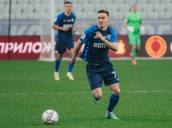 Футболисту волгоградского «Ротора» во время матча сломали челюсть