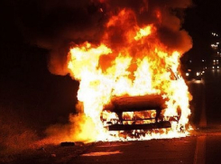 27-летний волгоградец с разбитым сердцем сжег авто нового любовника возлюбленной