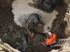 Латание старой трубы чопиками в Волгограде сняли на видео жители