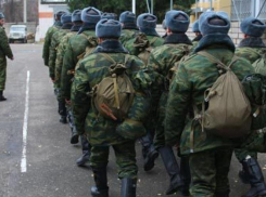 В Волгоградской области осенью на службу в армию призовут 2,5 тысячи парней 