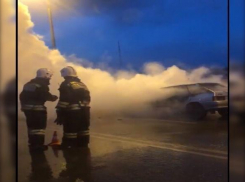 Стали известны подробности загоревшегося автомобиля на мосту в Волгограде