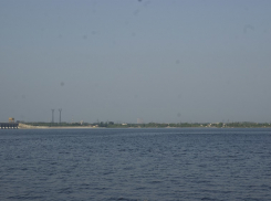 Автомобиль утонул в Волге на севере Волгограда