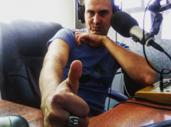 «Отходит от шока»: в Волгограде третий день находится в коме известный радиоведущий 