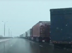 В Волгоградской области на месяц закрыли проезд для большегрузов