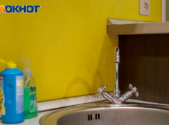 «На протяжении трех недель невозможно пользоваться туалетом»: волгоградцы жалуются на 20-дневное отсутствие воды 