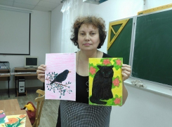 В Волгограде слабовидящая художница учит школьников рисовать