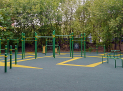 В Волгоградской школе-интернате №8 строят площадку для спорта