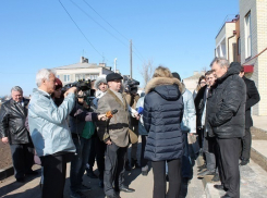 ОНФ Волгограда проверил качество дома для переселенцев 