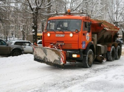 Мэрия ждет ухудшения погоды для выпуска сотни снегоуборочных машин на улицы Волгограда