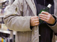 За кражу двух бутылок виски осудят 19-летнего волгоградца