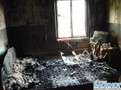 В Волгограде загорелся дом: эвакуировано 12 человек