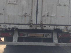  «Закрывают номера, чтобы не платить штраф»: автолюбители жалуются на дальнобойщиков и опять стоят в пробках на волжской ГЭС