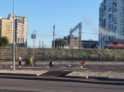 Новую платную парковку спешно дорисовали в день объявленного открытия в Волгограде: что с ней не так