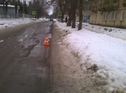 Под Волгоградом пятиклассник поскользнулся и попал под автобус