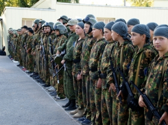 Курсанты лагеря «Вектор мужества» в Волгограде выступили с показательной программой