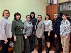 Зрелые дамы вытеснили мужчин из волгоградских ТИКов