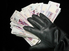 Сразу пять волгоградцев стали жертвами мошенников за последние сутки