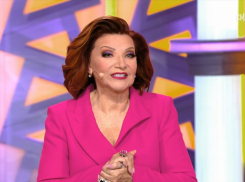 72-летняя Елена Степаненко закрутила роман с 45-летним администратором