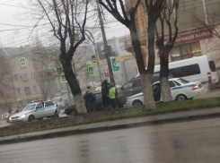 Полицейские устроили по центру Волгограда погоню за несовершеннолетним водителем ВАЗа