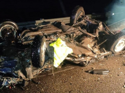 Обгон по встречке превратил «Жигули» в комок металла: подробности жуткого ДТП в Волгоградской области