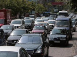 Центр Волгограда в День России закроют для транспорта, а пешеходов будут пускать через металлоискатели