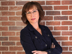 «Это как занавесить советским детям окна»: педагог из Волгограда прокомментировала запрет телефонов в школах