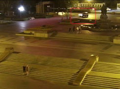 Заезд на «Ниве» по лестнице центральной набережной Волгограда попал на видео