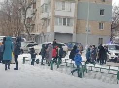 В Волгограде в четвертый раз за два дня эвакуируют гимназию №1