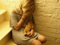 33-летний житель Волгоградской области сделал из своей 9-летней падчерицы сексуальную рабыню