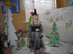 Милая ведьмочка Алиса Шашкова в конкурсе «Лучший новогодний костюм-2020»