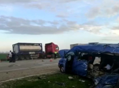 В Волгограде организовали место сбора для родственников пострадавших и погибших девочек в ДТП в Ставрополе