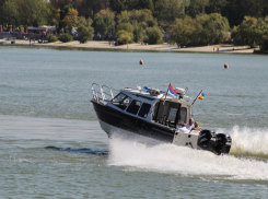 Мужчина не удержал на плечах 7-летнюю дочку приятеля: девочка утонула в Хопре под Волгоградом