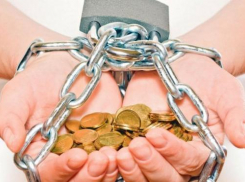 В Урюпинске должник хотел подкупить пристава, чтобы не платить миллионный долг