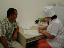 Медики пропустили в Волгоградскую область поток мигрантов без анализов на ВИЧ