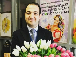 Машину директора коллектива «Тодес.Волгоград» Артема Татосяна сожгли неизвестные