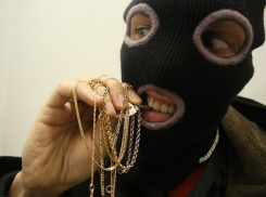 «Золотой» воришка из Астрахани задержан на посту под Волгоградом 