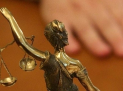 Адвокат из Волгограда получил год тюрьмы за попытку «решить» дело экс-чиновника