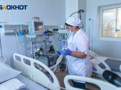 В Волгограде продолжают спасать в реанимации 20-летнюю пациентку с ковидом