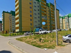 20-летний студент ВолгГТУ выпал из окна 8 этажа в ЖК «Комарово» в Волгограде