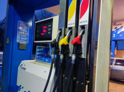 Стоимость самого дорогого бензина «заморозили» в Волгограде