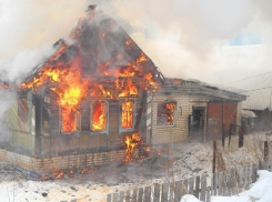 70-летняя жительница Волгоградской области сгорела заживо в своем доме