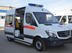 На западе Волгограда во дворе многоэтажек застряла «скорая»