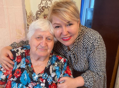 Ирина Гусева дала хороший урок, поздравив первого учителя