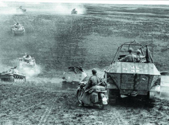 1 августа 1942 года - враг прорывает оборону и устремляется к Сталинграду с юга
