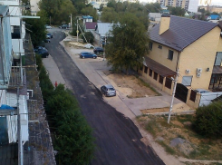 Волгоградцы удивлены странной формой уложенного асфальта