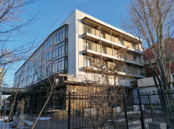 Бывшую гостиницу в центре Волгограда распродают под склады и кладовки для личных вещей