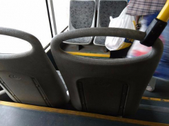 Волгоградцы жалуются на грязь в салонах новых автобусах